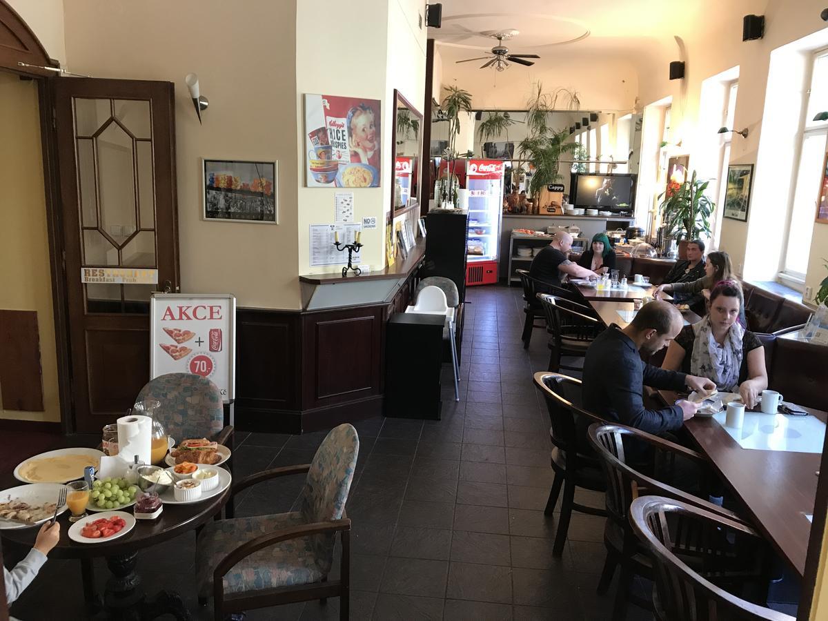 Hotel Praha Club Bed & Breakfast Bagian luar foto