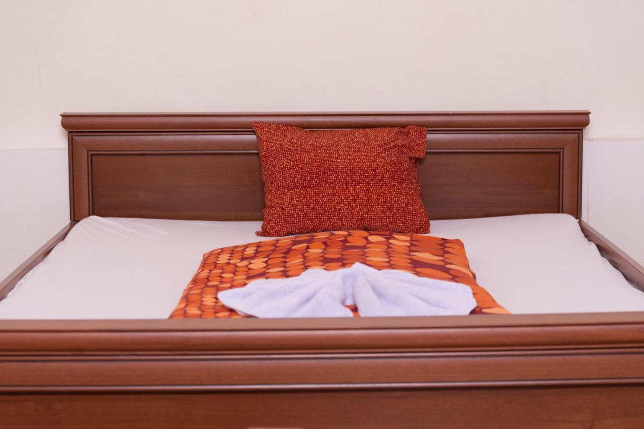 Hotel Praha Club Bed & Breakfast Bagian luar foto