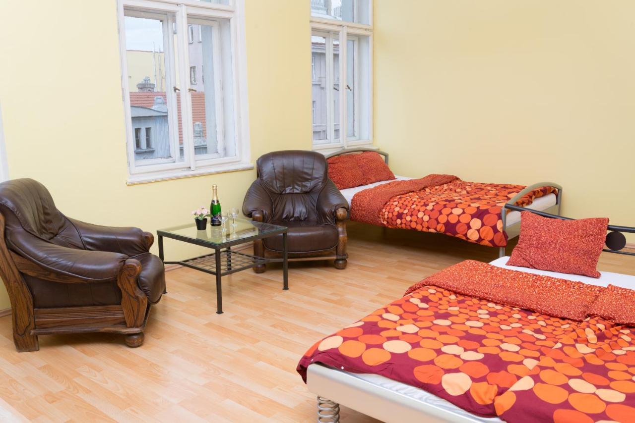 Hotel Praha Club Bed & Breakfast Bagian luar foto