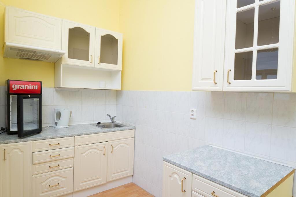 Hotel Praha Club Bed & Breakfast Bagian luar foto