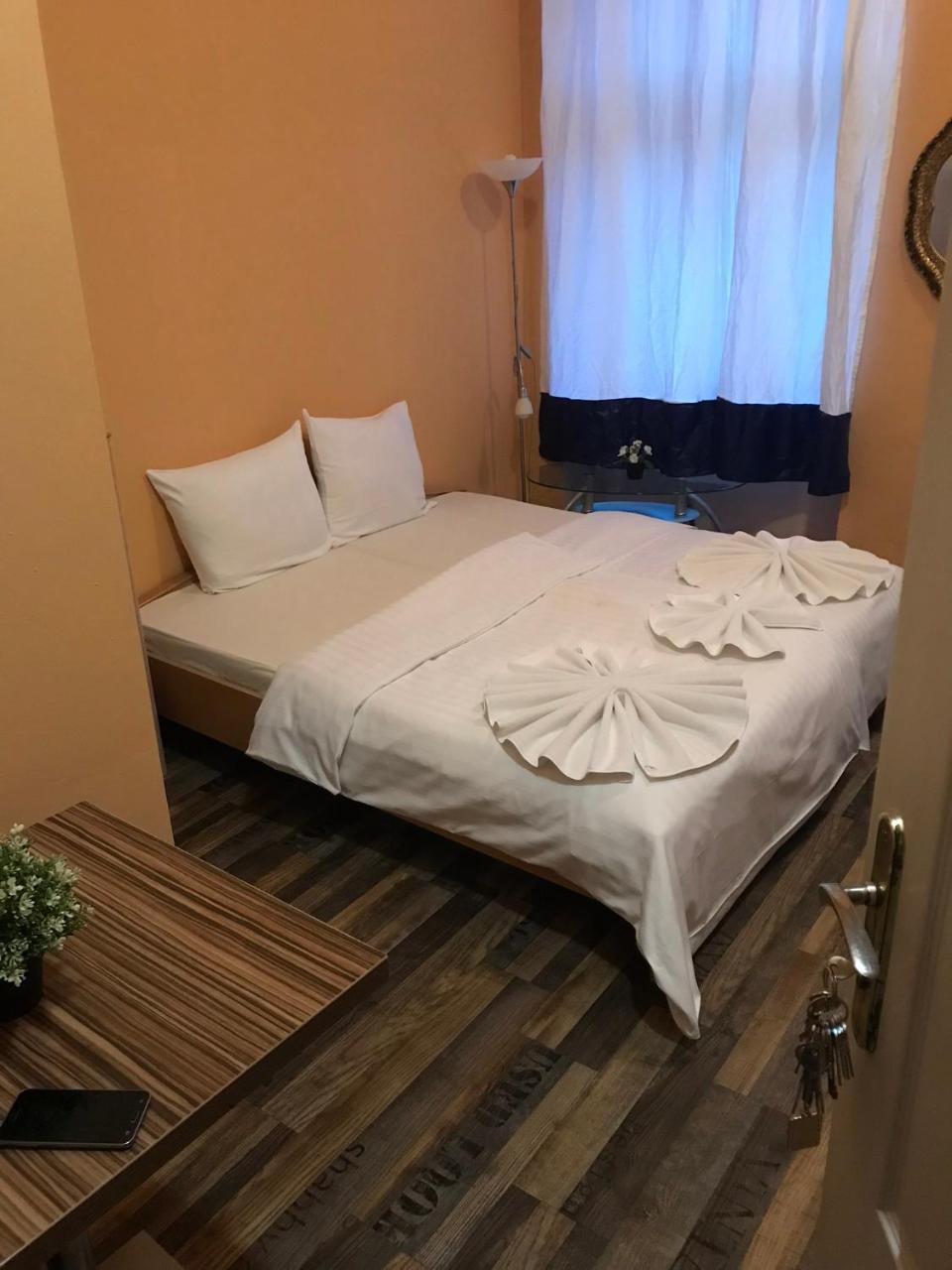 Hotel Praha Club Bed & Breakfast Bagian luar foto