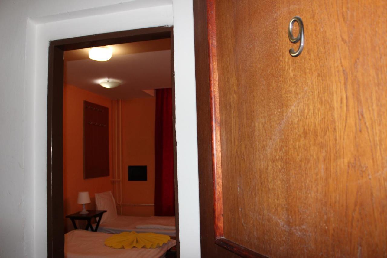 Hotel Praha Club Bed & Breakfast Bagian luar foto