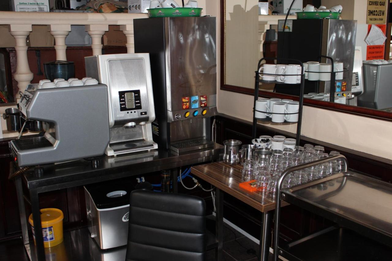 Hotel Praha Club Bed & Breakfast Bagian luar foto